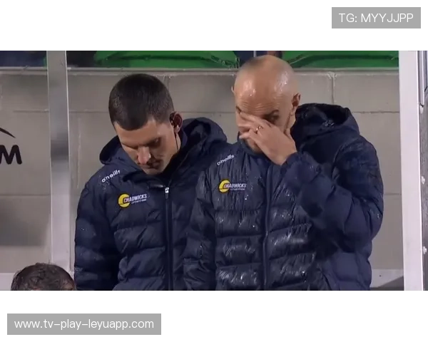 对手连送两大乌龙，赛后集体低头