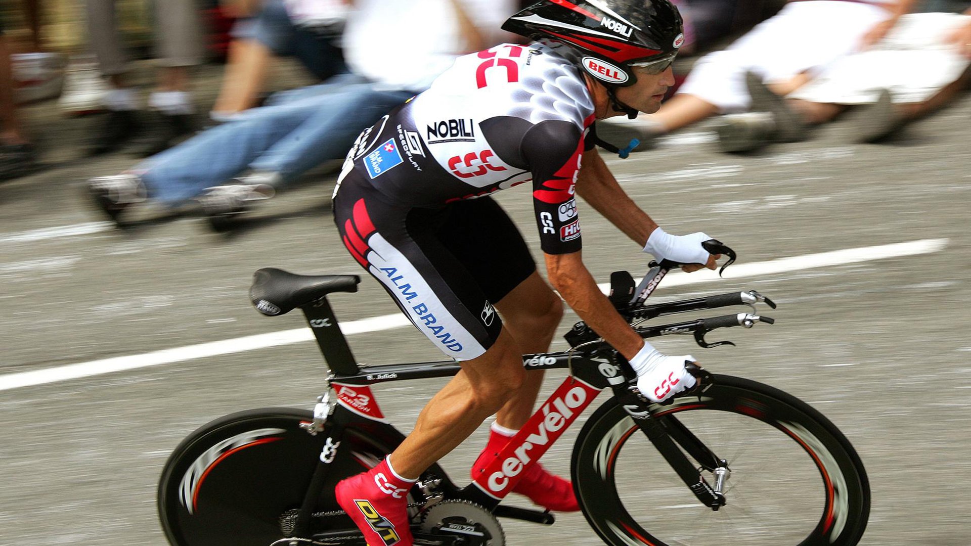 PSG阵型调整频繁影响战术稳定性